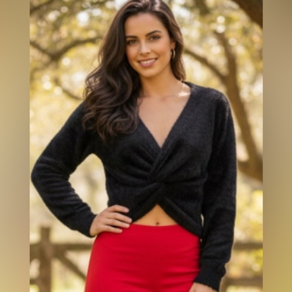 Love Tree Long sleeve Black crop fuzzy sweater top size Lg